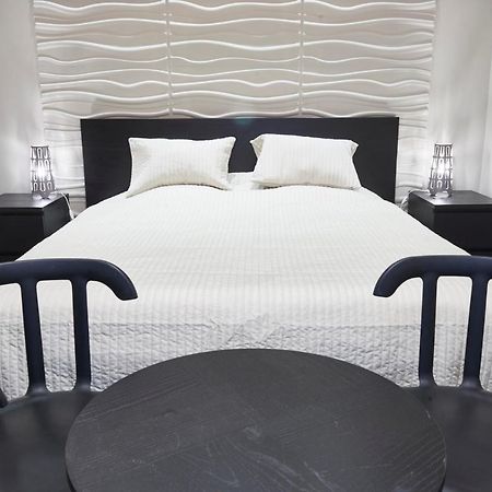 Central Location Yellow-Black Apartment Будапеща Екстериор снимка