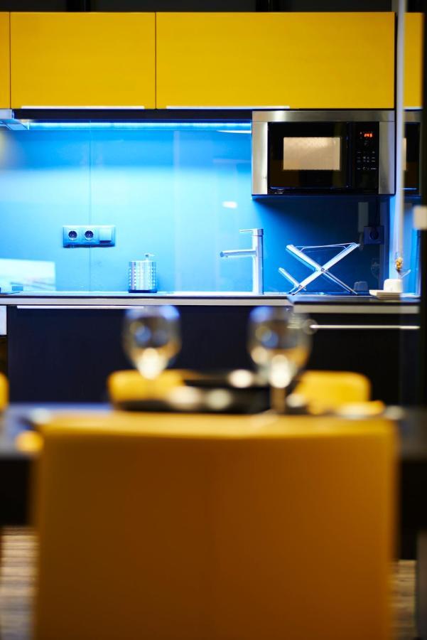 Central Location Yellow-Black Apartment Будапеща Екстериор снимка