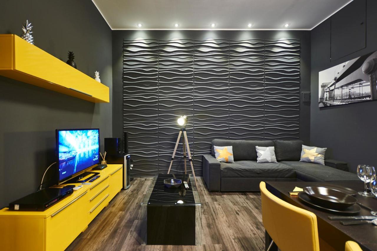 Central Location Yellow-Black Apartment Будапеща Екстериор снимка