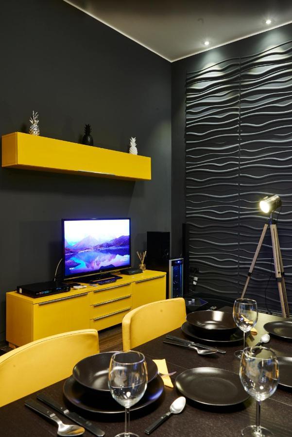 Central Location Yellow-Black Apartment Будапеща Екстериор снимка