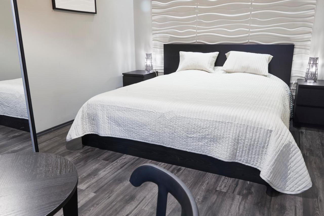 Central Location Yellow-Black Apartment Будапеща Екстериор снимка